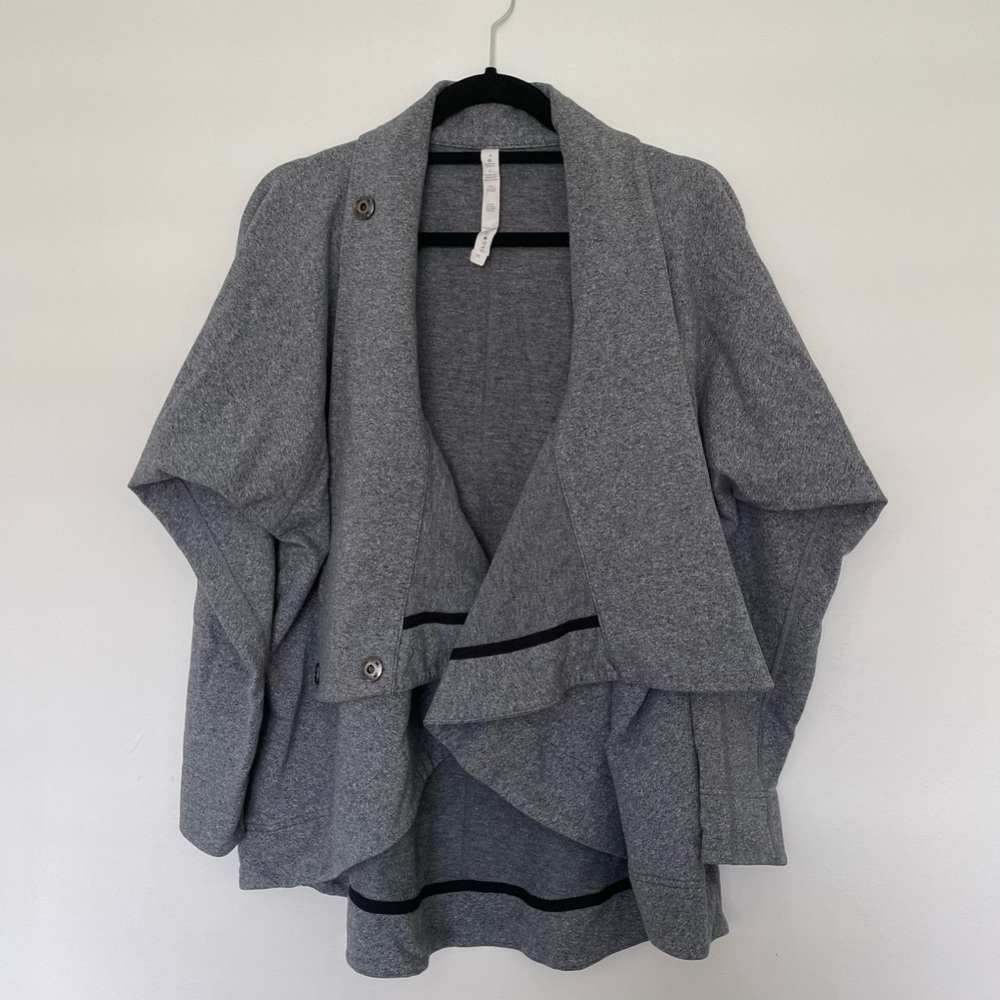 Lululemon gray wrap jacket (Size 4)